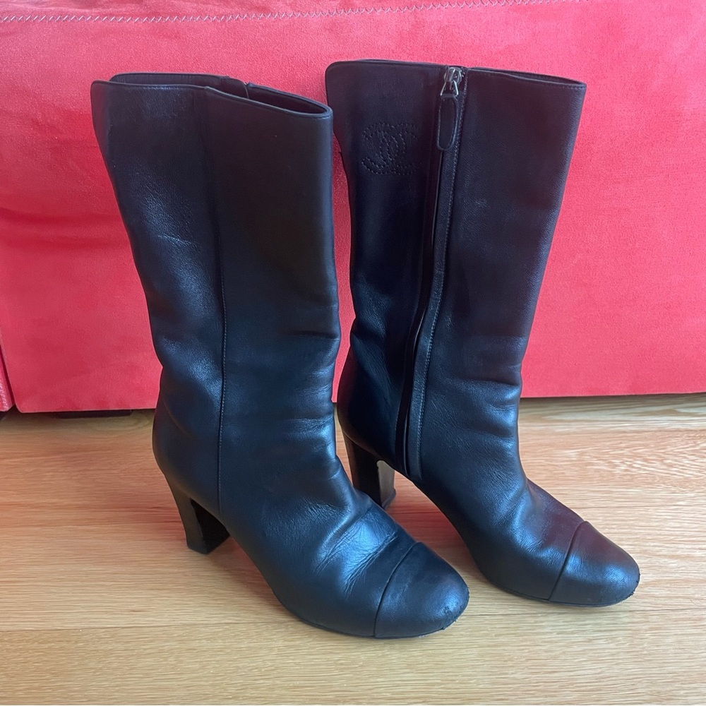 CHANEL Black Leather Zipper Boots